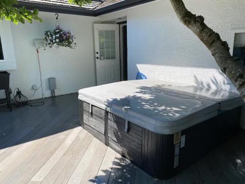 bb412b64-c91e-48ab-9232-40367d0f89c9